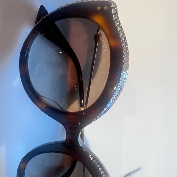 Gucci Rare Brown Sunglasses with Crystal Details - Picture 3 of 7